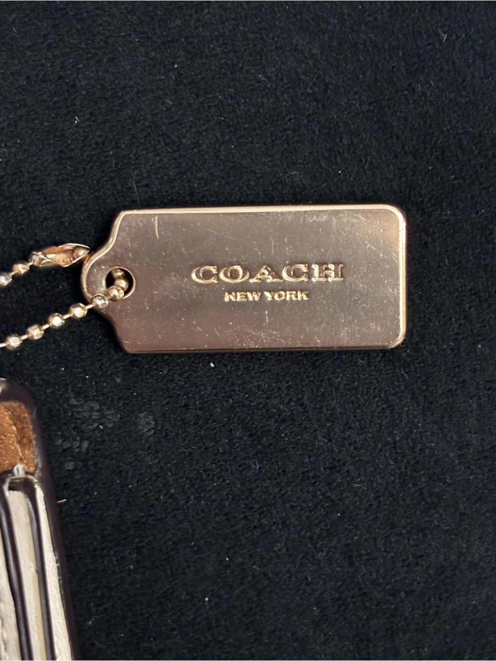Coach Klare cream Quilted Crossbody & Shoulder Bag Chain Strap & gold hang tag - Picture 3 of 13